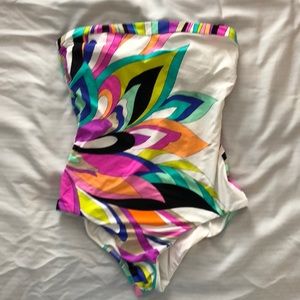 Trina Turk adorable one piece swimsuit